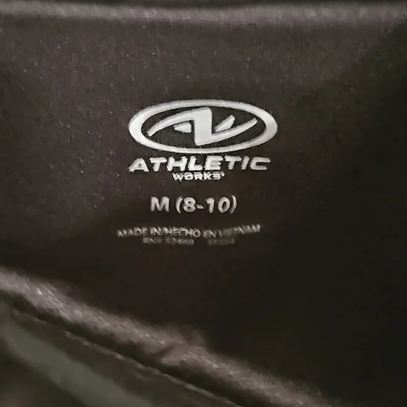 NWT Women's Athletic Shorts - Picture 4 of 5